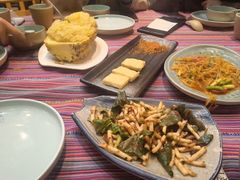 -香巴拉云南餐厅(华莱坞店)