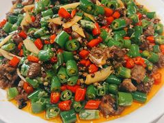 金丝乳鸽-琬苑鸽庄·川粤融合菜(解放碑总店)
