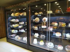 面包甜点陈列柜-红跑车(三牌楼店)