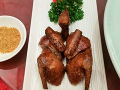 脆皮乳鸽-希尔顿酒店-豫园中餐厅