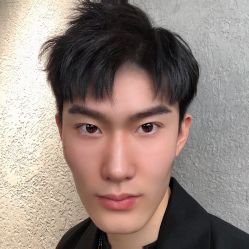 -变画·发型STUDIO