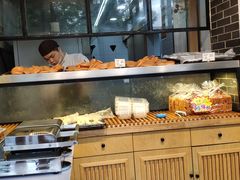 面包甜点陈列柜-读酥世家(宛平南路店)