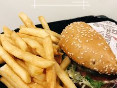 -The Habit Burger Grill 哈比特汉堡(复兴soho店)