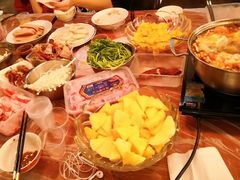 -小草屋轰趴馆别墅派对新场团建家庭聚会