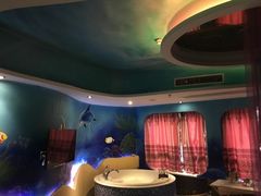-天鹅恋主题酒店(积玉桥地铁站店)