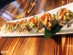 三文鱼牛油果寿司-和蕴日本料理