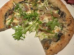 经典蘑菇鸡肉披萨-佐度王子扒房(天鹅湖店)