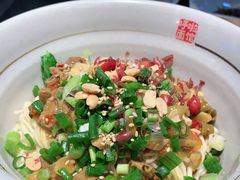 -呼啦面馆·头牌豌杂面(爱琴海店)