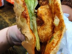 炸蛋葱油饼-小红车炸蛋葱油饼