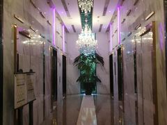 -上海虹桥西郊假日酒店
