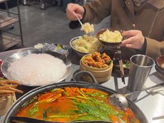 -鹿鸣山草本茶香火锅(园西路店)
