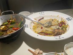 -渔语鱼酸菜鱼新川菜(来福士店)