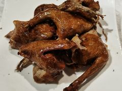 手撕乳鸽-琬苑鸽庄·川粤融合菜(解放碑总店)