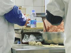 -黄阿姨锅贴大王(万航渡路店)