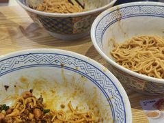 -魔都三兄弟酸辣粉·蘸卤炸串(虹桥万科店)