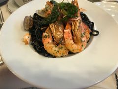-Majestic Café