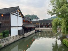 -鲁镇