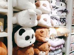 -名创优品(北京新中关购物中心地铁层店)