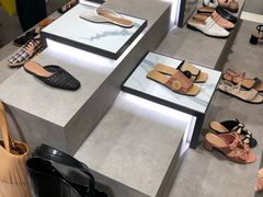 -CHARLES&KEITH(1234space店)