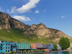 -百里峡七彩艺术小镇