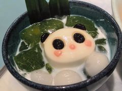 奶盖椰汁熊猫冰粉-孔雀云贵川·融合菜(长宁来福士店)