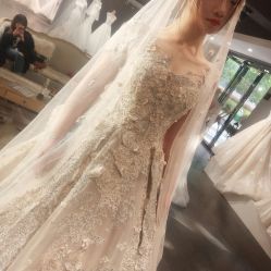 -艾米丽婚纱礼服