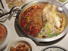 -茅草房·河畔园林火锅