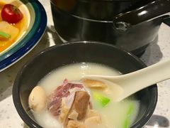 腊肉汤炖姜柄瓜和芋头-半山腰·云南菜(侨福芳草地店)