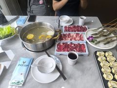 牛天下特色汤锅-牛天下·牛肉·海鲜·打边炉·融合菜