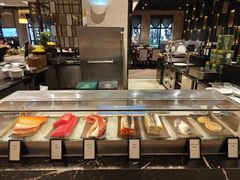 -广州万富希尔顿酒店·感趣自助餐厅·金秋蟹宴生蚝海鲜刺身