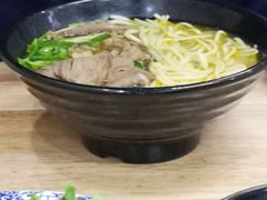 -钢阳酸菜红烧牛肉面(季乐路店)