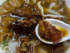 牛腩拼猪肠粉-海幢瑞芳饮食店
