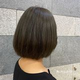 雾灰色。
