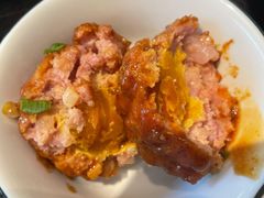 鸭蛋黄狮子头-梅飞酒家(桑园路店)