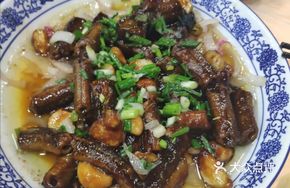 Braised Eel Tubes with Garlic