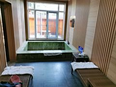 -大连步云山老汤度假山庄