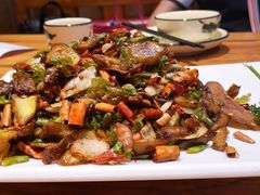 -老滇山寨•云南特色菜•地方菜•民族风情歌舞表演(金碧店)