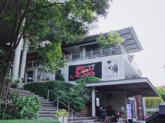 -ROAST coffee & eatery