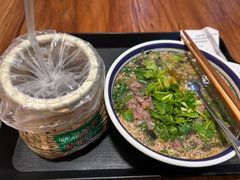 -云阿蛮云南生烫牛肉米线(奉贤路店)
