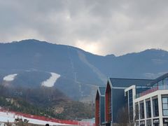 -鳌山滑雪度假区
