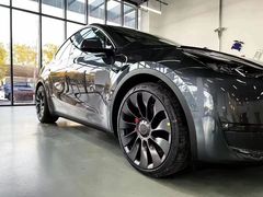 -TESLA 特斯拉(上海太古汇体验店)