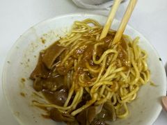-松树干拌面店