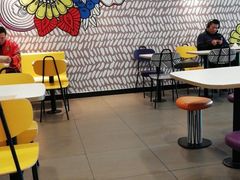 大堂-麦当劳(莘松路芭比伦DT店)