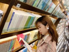 -钟书阁(珍园店)
