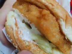 香辣鸡排堡-华莱士·全鸡汉堡(济南大明湖店)