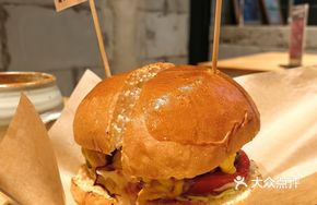 Gao Master's Classic Burger