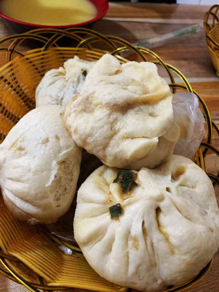 清真包子铺-"对我来说 包子是可以续命的 不知道吃啥的.