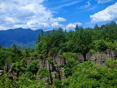 -梭布垭石林景区