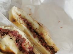 腊牛肉夹馍-杨天玉腊牛羊肉店