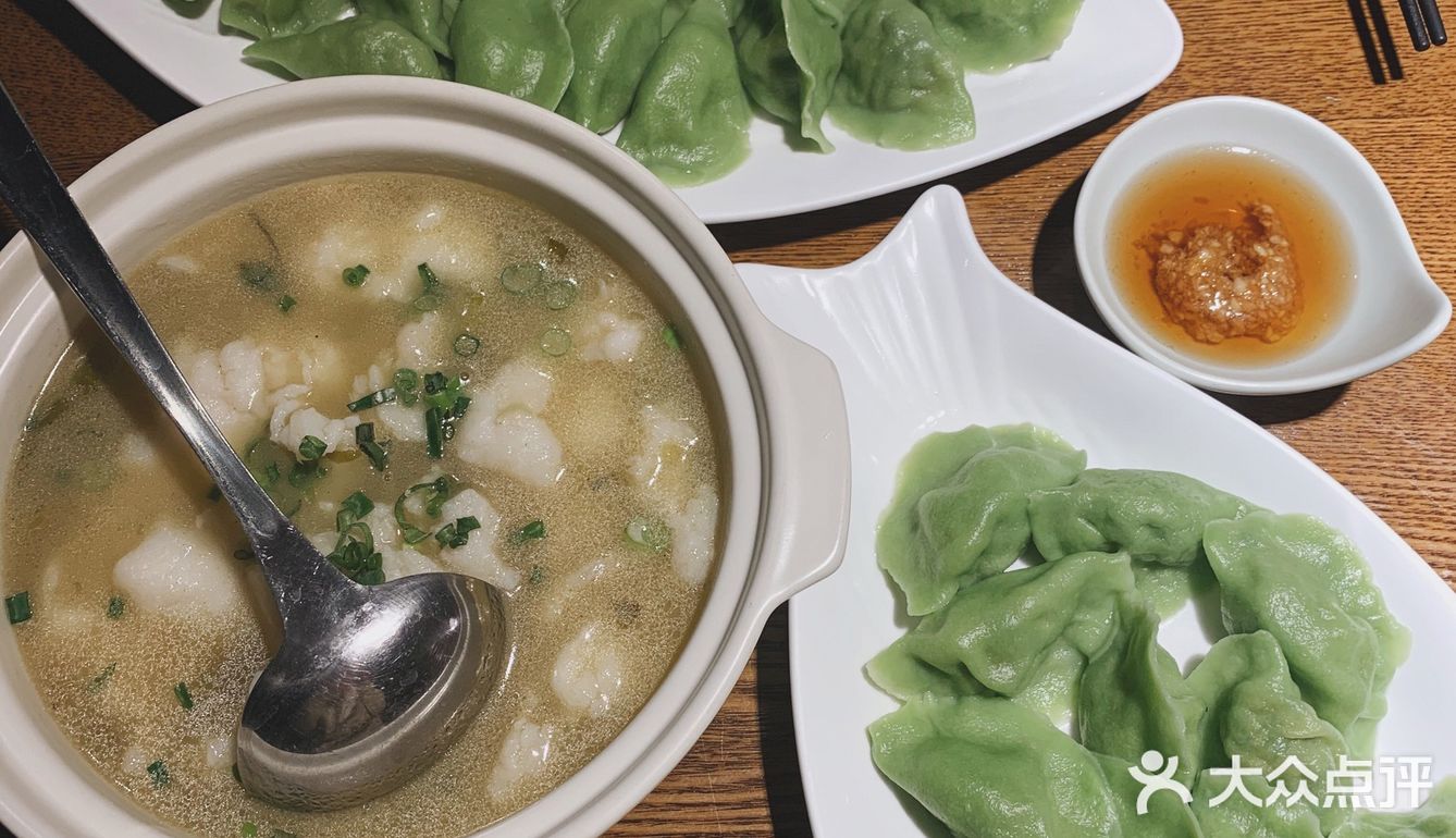 来青岛怎么能不吃一口船歌鱼水饺的墨鱼水饺,黄花鱼水饺呢?